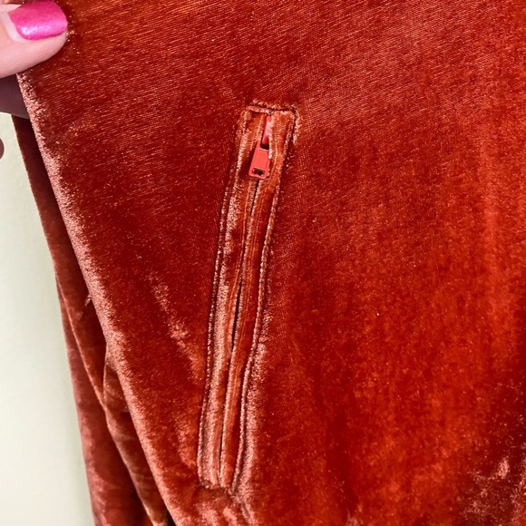 Daya by Zendaya Women’s Burnt Orange Velour Jacket Zip Up NWOT Size Small. - Picture 7 of 8
